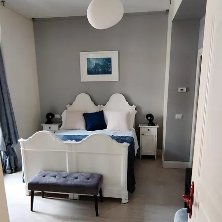 Πανσιόν Rosso Segnale